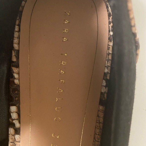 Zara trafaluc snakeskin and black flats new size 8 - Picture 9 of 10